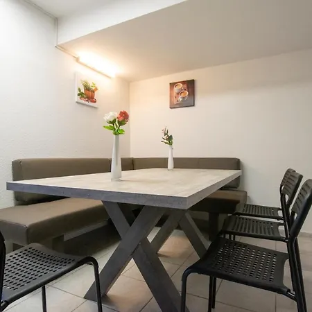 Tolstov Convenient 4 Apartment