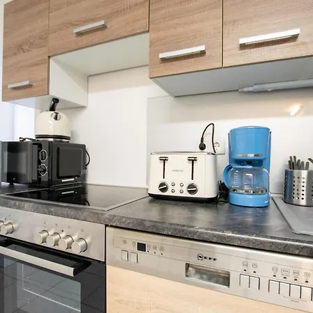 Tolstov Convenient 4 Apartment *